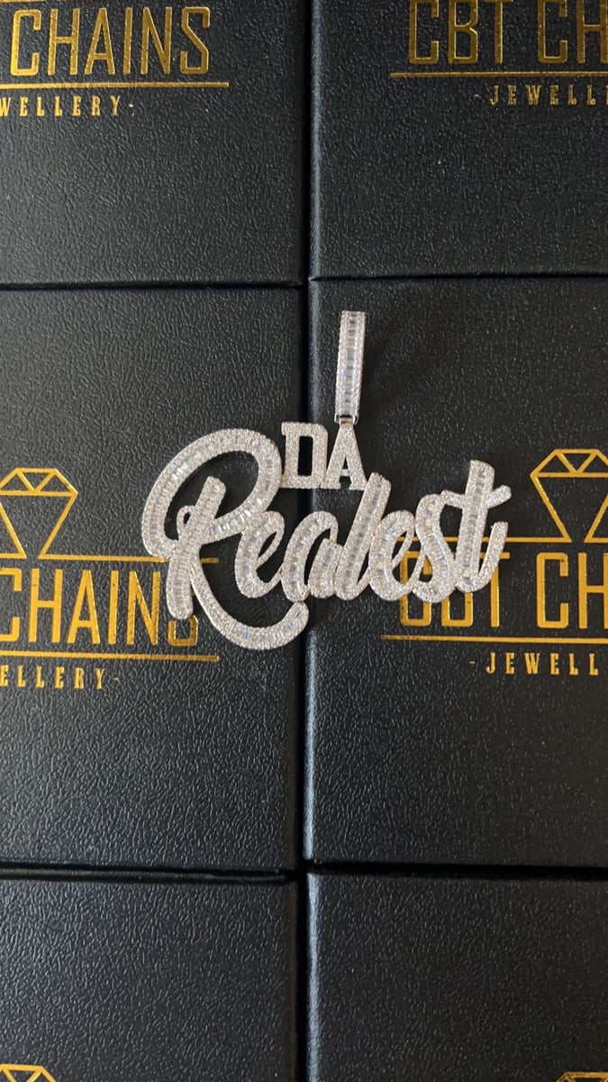 Da Realist Pendant & Chain